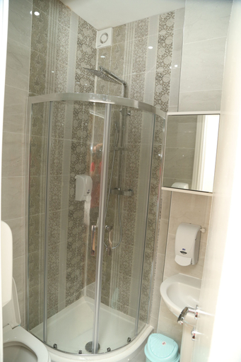Bathroom, Birmingham Central Station Apartment, Birmingham
