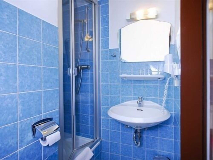 Bathroom 3, Hotel Haus Fassbender, Rhein-Erft-Kreis