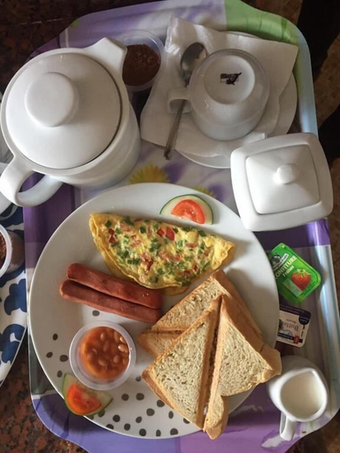 Food & Drinks 5, Royal Kamak Hotel, Tema