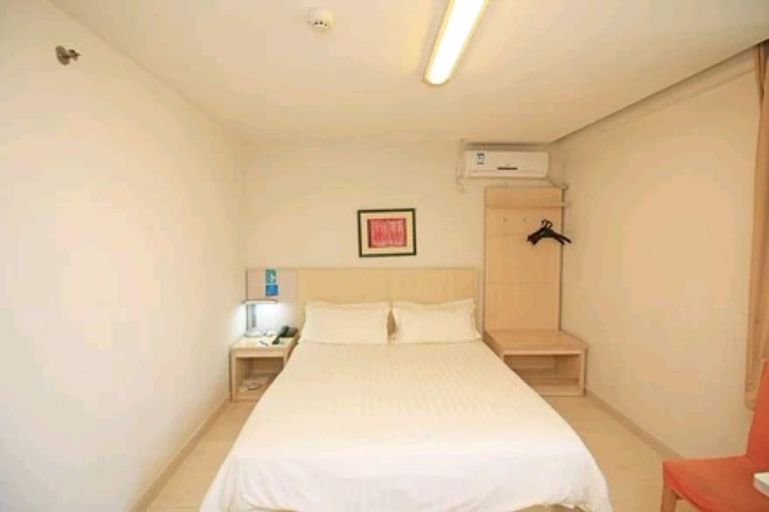 Bedroom 2, Jinjiang Inn Dalian Jiefang Road, Dalian