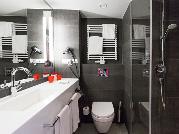 Bathroom 5, DORMERO Hotel Stuttgart, Stuttgart