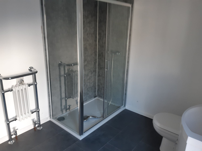 Bathroom 4, Tregella Guest House, Cornwall