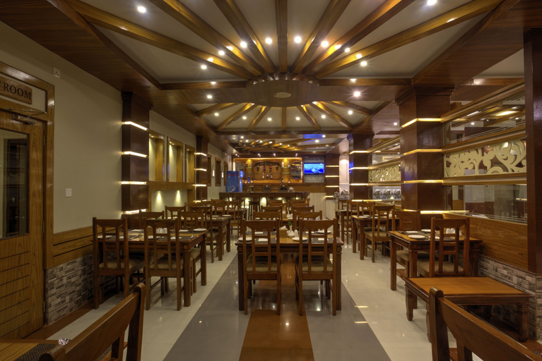 Food & Drinks 5, Hotel White Pearl, Gandaki