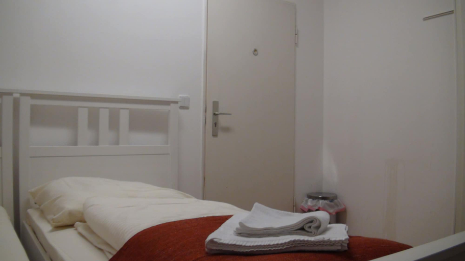 Bedroom 3, Bed Budget City Center Hannover - Hostel, Region Hannover