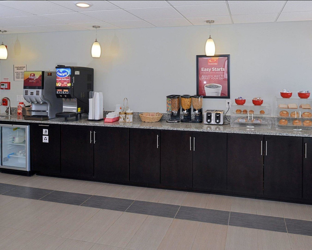 Food & Drinks 4, Econo Lodge Rochester I-90 & I-390, Monroe