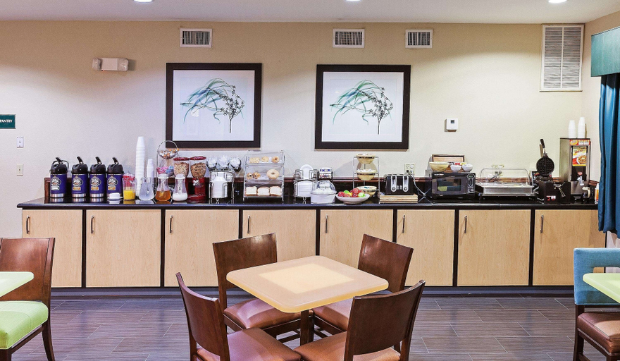 Food & Drinks 4, La Quinta Inn & Suites by Wyndham Pasadena, Houston