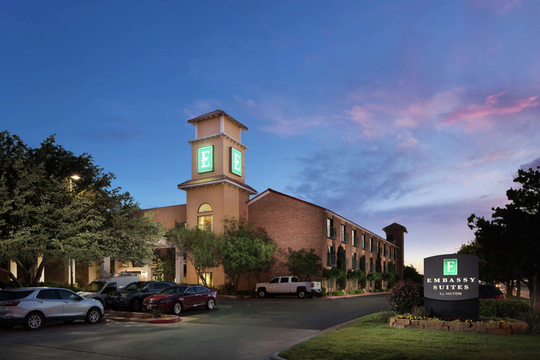 Exterior & Views 2, Embassy Suites Lubbock, Lubbock
