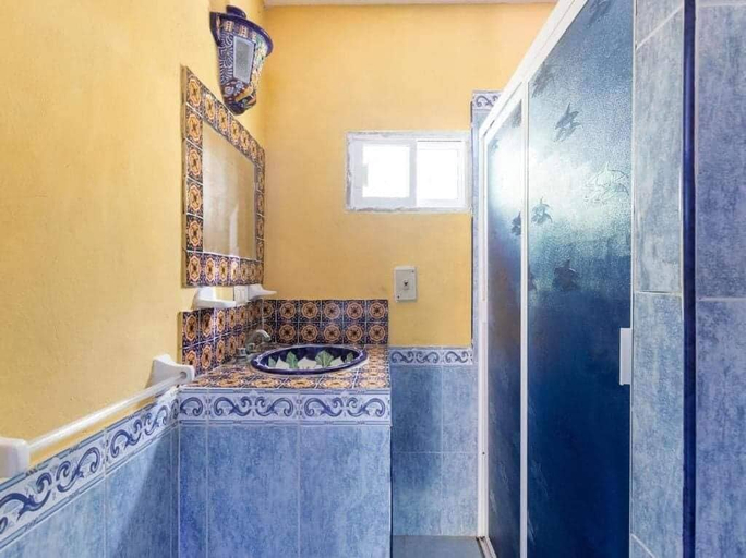 Bathroom 4, Villas Yessenia, Chicxulub Pueblo