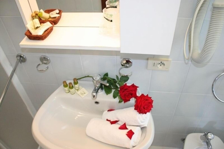 Bathroom 5, Stella D'Oro, Brescia