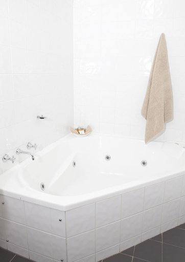 Bathroom 3, Narellan Motor Inn, Camden