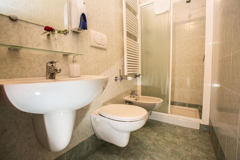 Bathroom 5, Albergo Vista Lago, Como