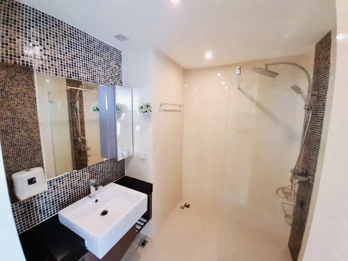 Bathroom 4, The View Cosy Beach by PSR ASIA, Pattaya