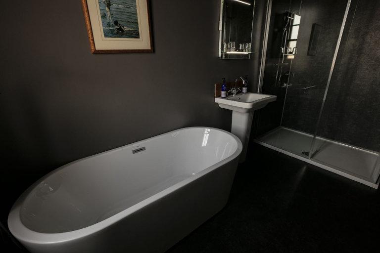 Bathroom 3, Aldersyde Bed and Breakfast, North Yorkshire
