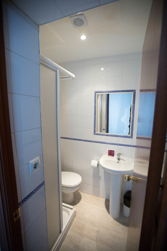 Bathroom 3, Arc House Ribera - Hostel, Córdoba