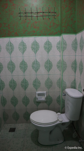 Bathroom 3, Zeah's Inn, Baler