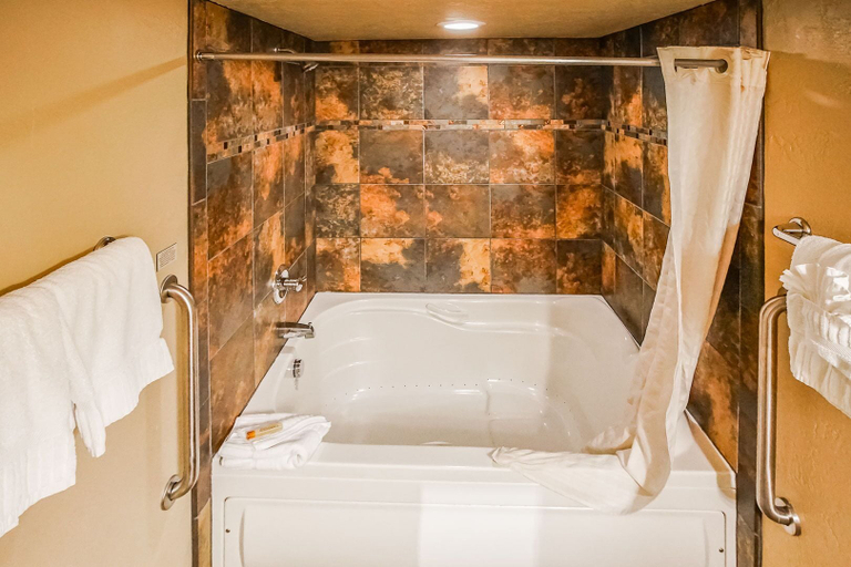 Bathroom 4, Villas At Poco Diablo, Yavapai