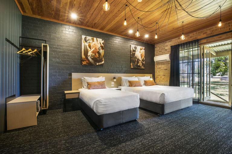 Bedroom 4, Nightcap at Macquarie Inn, Dubbo - Pt A