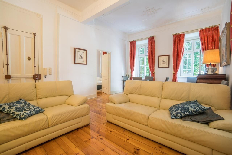 Others 5, Campo Pequeno 3 Bedroom Apartment, Lisbon