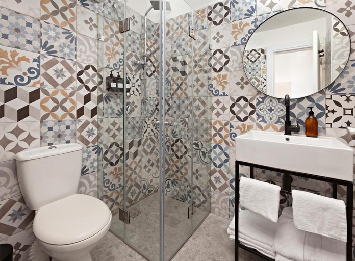 Bathroom 5, De Cardo, Jerusalem