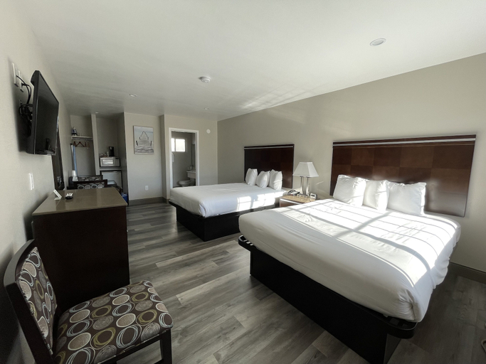 Bedroom 4, University Inn, San Luis Obispo