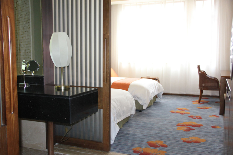 Bedroom 2, Jiuhua Mountain Julong Hotel, Chizhou