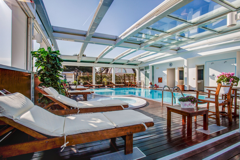Sport & Beauty 4, Aparthotel England, Rimini