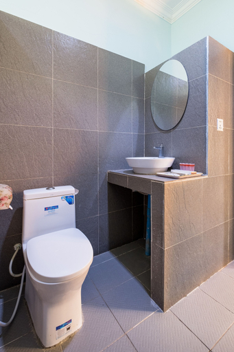 Bathroom 5, Le Kep Bungalows, Kaeb