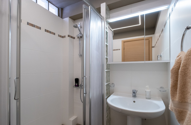 Bathroom 3, Sirena Tolo Luxury Apartment, Peloponnese