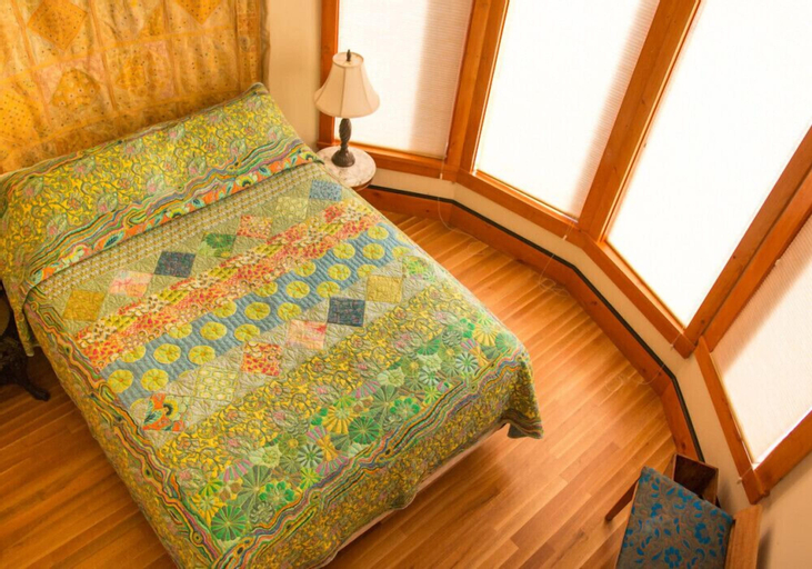 Bedroom 2, Wisehart Springs Inn, Delta