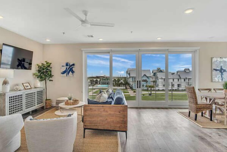 Others 5, Ocean Breeze at Sunflower, Nueces
