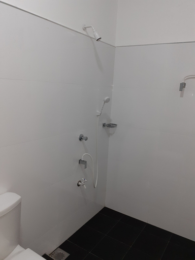 Bathroom 3, Serene Home Stay, Embilipitiya