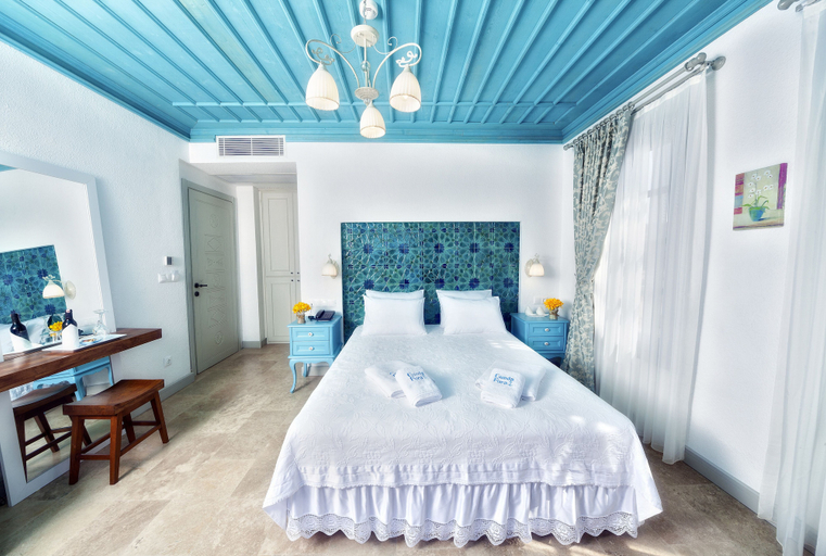 Bedroom 2, Cunda Fora Hotel, Ayvalık