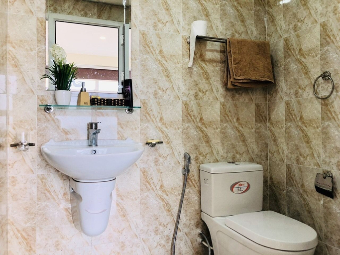 Bathroom, ZO Hotels Hung Thang, Hạ Long