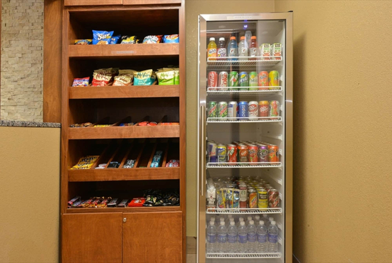 Food & Drinks 5, Comfort Inn & Suites Cedar Rapids North - Collins Road, Linn