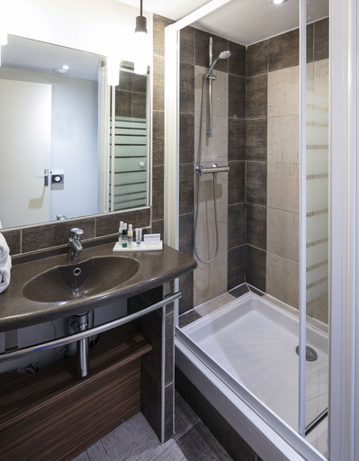 Bathroom 4, Hôtel & Spa - Thalazur Port Camargue, Gard