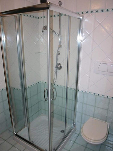 Bathroom 4, Albergo Ristorante Pizzeria Tonino, Macerata