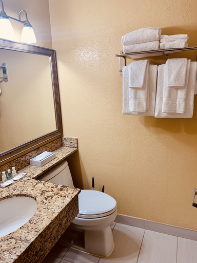 Bathroom 4, Regency Inn & Suites New London, Mystic, New London