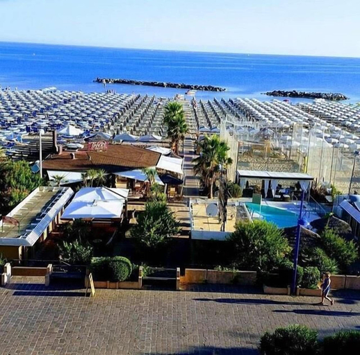 Exterior & Views 2, Hotel Lungomare Cattolica, Rimini