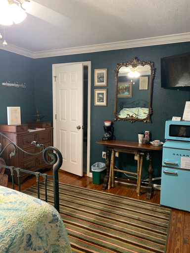 Bedroom 2, Nature Coast Inn and Cottages, Levy