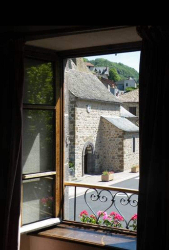 Others 5, Hotel des Voyageurs, Cantal