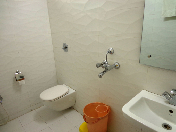 Bathroom 5, Hotel Lumbini International, Gaya