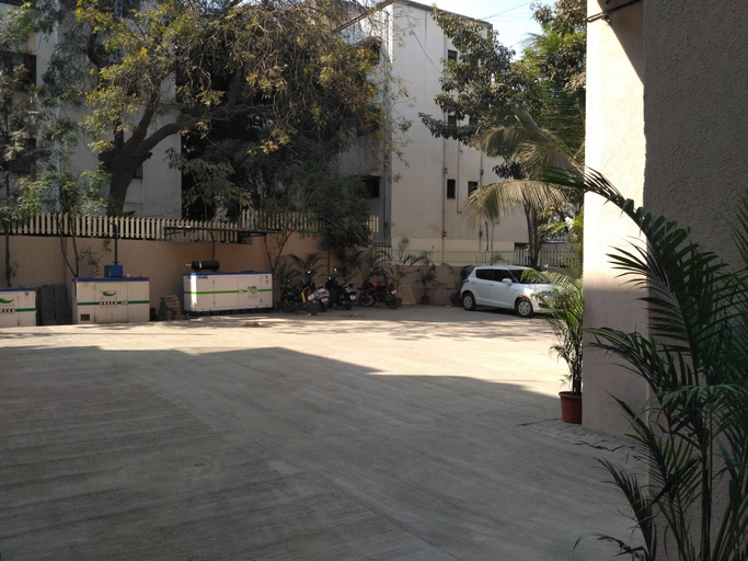 Exterior & Views 2, Hotel Everest Inn, Pune