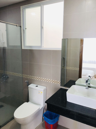 Bathroom 3, South Flower Hotel, Nha Trang
