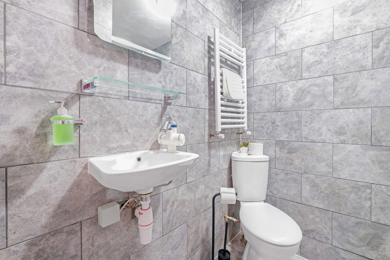Bathroom 3, Fernbank Studios Sudbury Hill Harrow, London