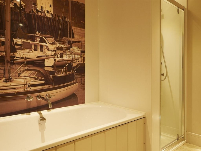 Bathroom 3, Mayfield Hotel, North Yorkshire
