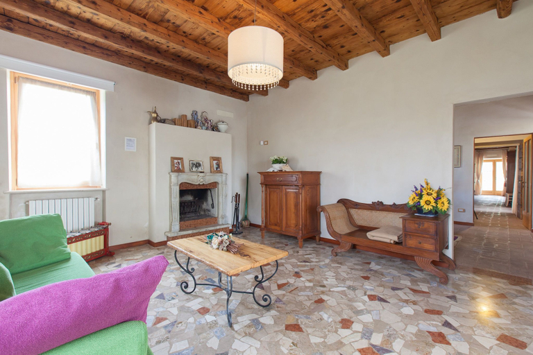 Others 5, Cascina Serenella B&B, Brescia