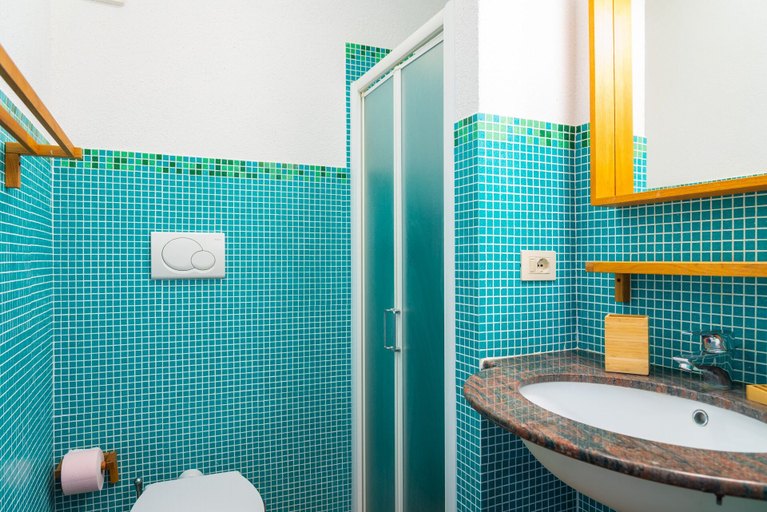 Bathroom 2, Appartamento A Due Passi dal Mare, Livorno