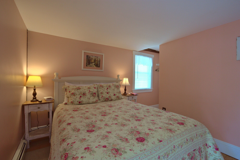 Bedroom 2, The Ballard House Inn, Belknap
