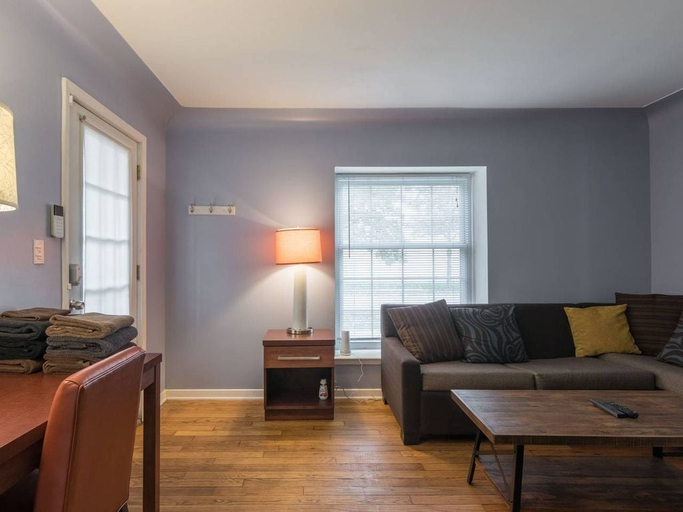 Others 4, Beautiful Royal Oak Townhouse, Oakland
