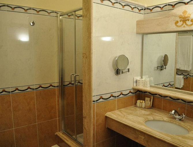 Bathroom 4, Grand Hotel President Olbia, Olbia-Tempio
